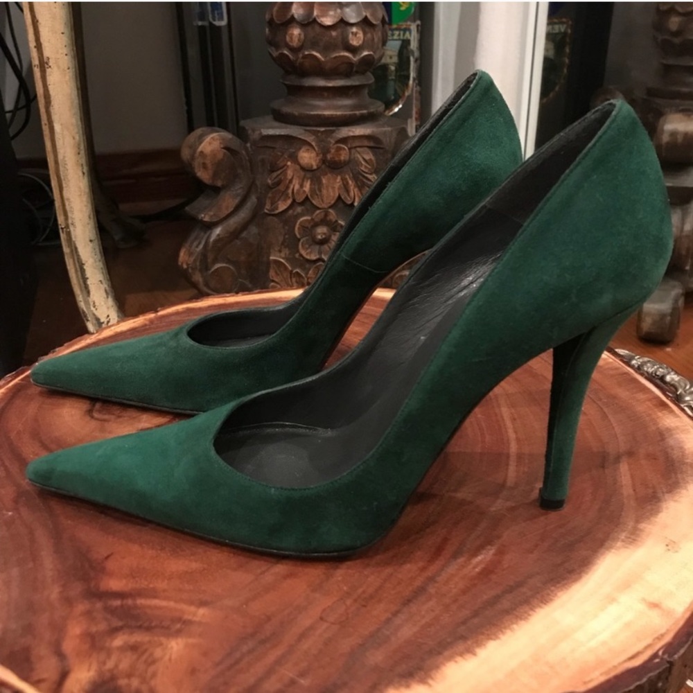 Stuart Weitzman Green Suede Pointy Stilettos Heels - Picture 2 of 4